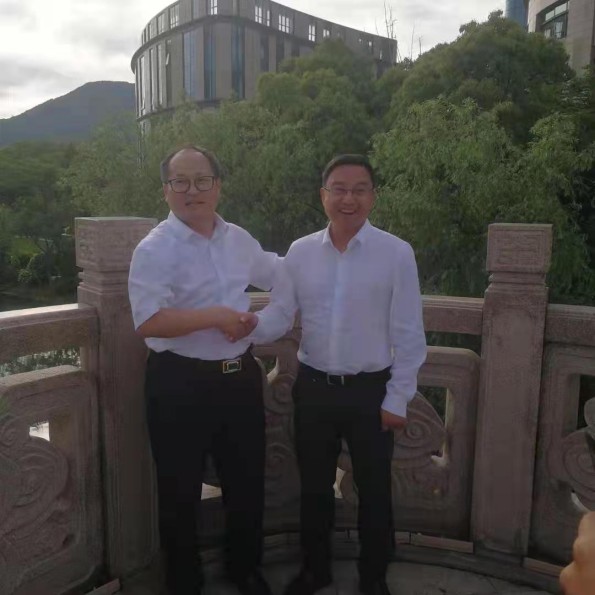 舟山普陀区徐区长在永兴河现场合影